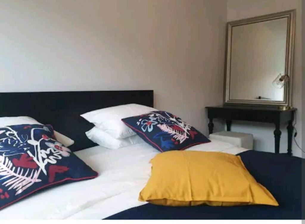 Beautiful Three Queen Beds Apartment In City Center , 100M2, Near Tram Lussemburgo Esterno foto